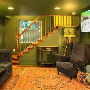 Heart Of Woodstock, 10 Min Walk To Reed, With Private Garage! Apartment Portland