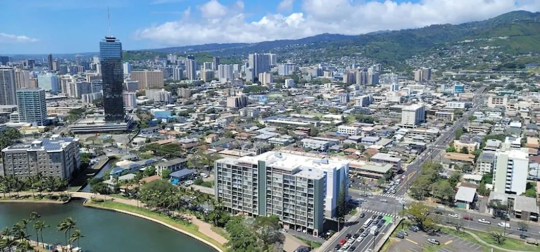 Waikiki Condo High Floor Views Beaches Convention Center Honolulu ABD
